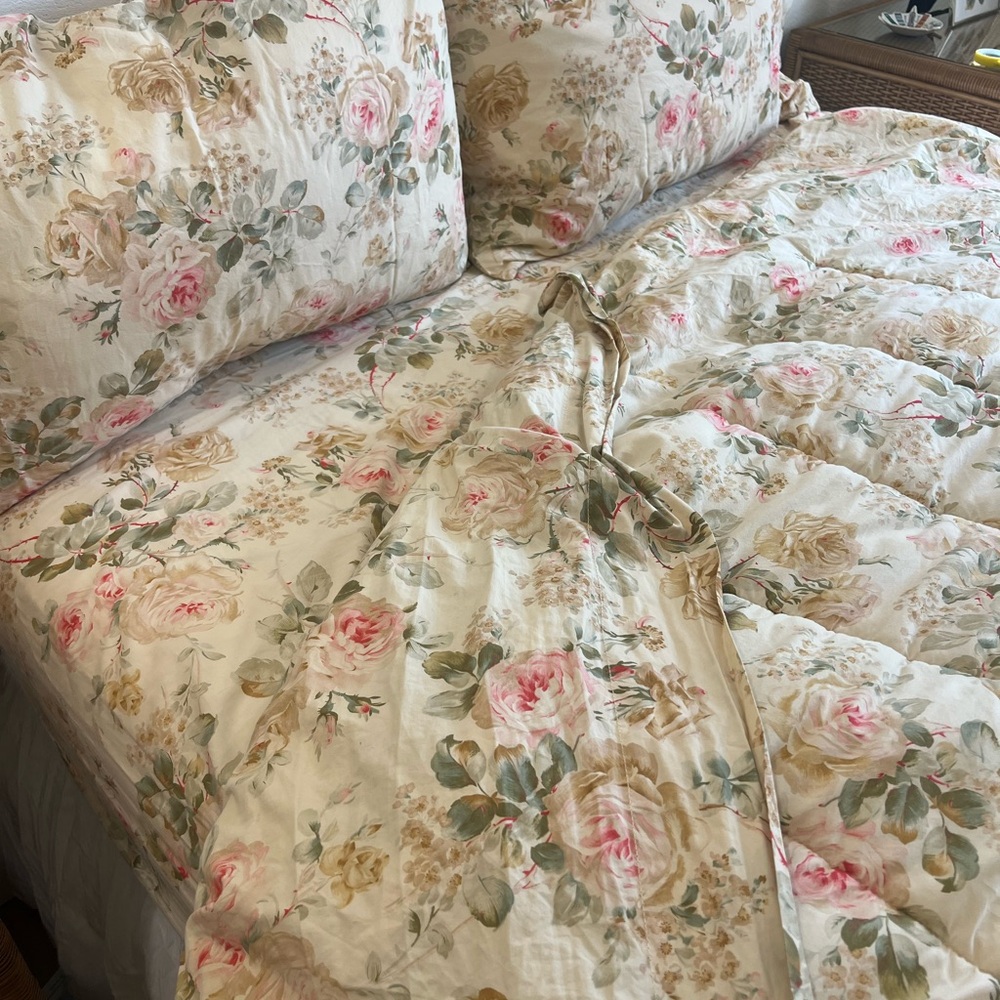 Ralph Lauren Pink and Green Floral Bedding Sheets - Picture 4 of 5
